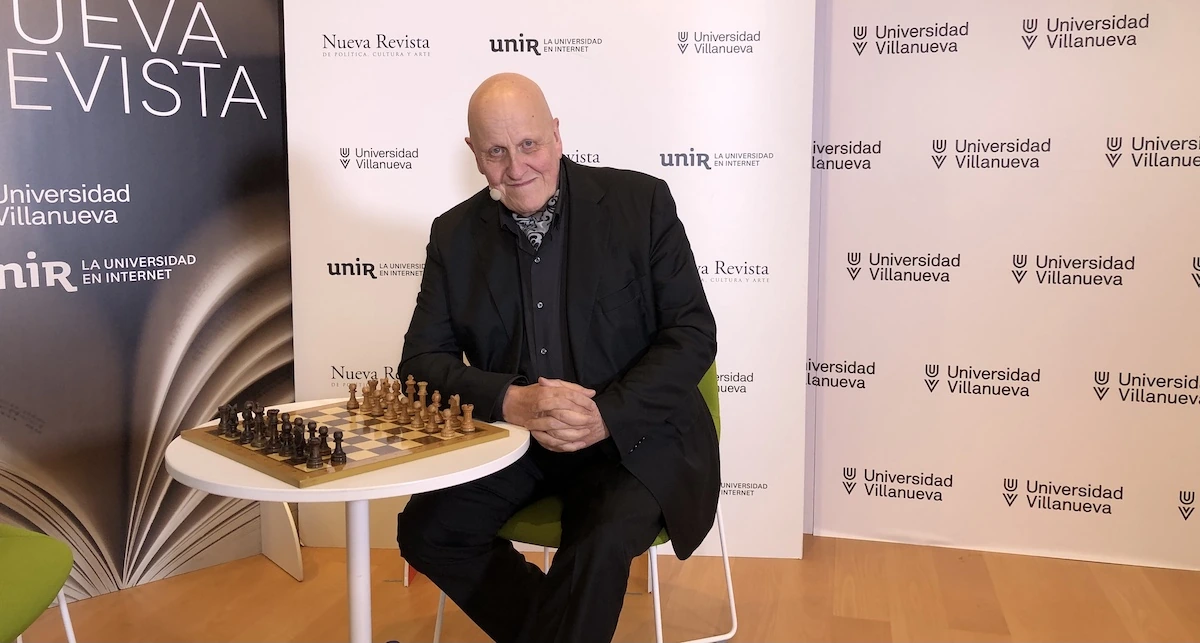 Leontxo García en el Foro Nueva Revista, Universidad Villanueva (Madrid), el 3/12/2025. © José Manuel Grau Navarro